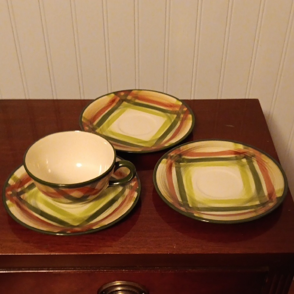 Tam O'Shanter cup and 3 Saucers